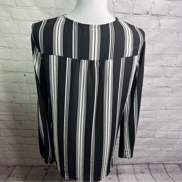 White House Black Market Striped Top Medium - Picture 3 of 7